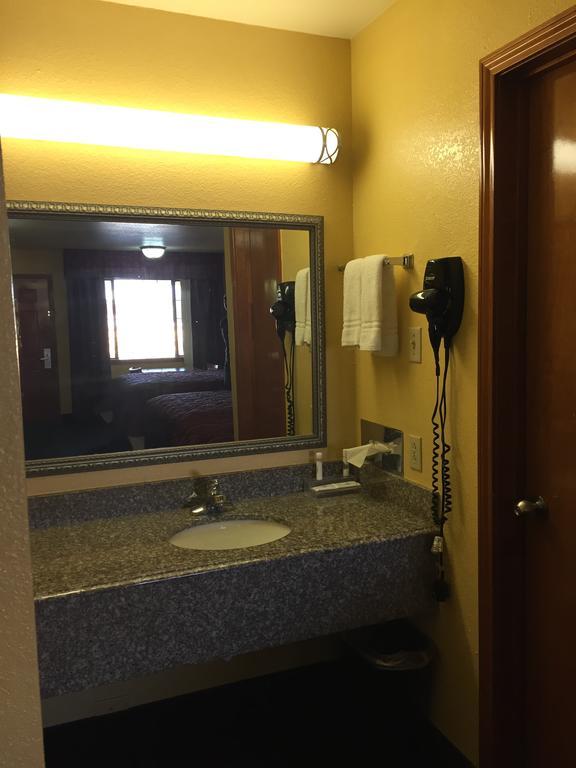 Royal Inn Pearsall Ngoại thất bức ảnh