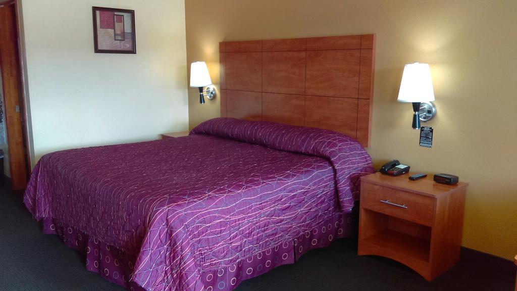 Royal Inn Pearsall Ngoại thất bức ảnh